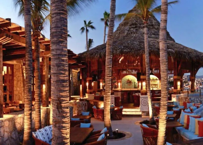 2 Bd 5-star Beachfront Hacienda *