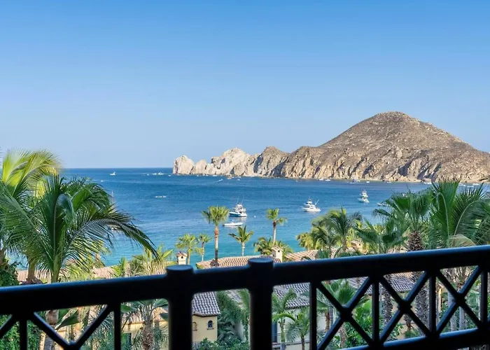 2 Bd 5-star Beachfront Hacienda *